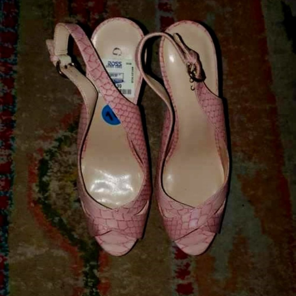 GUESS SIZE 10 PINK HEELS